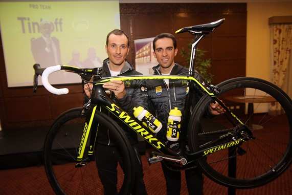 Alberto Contador y su bicicleta 2015