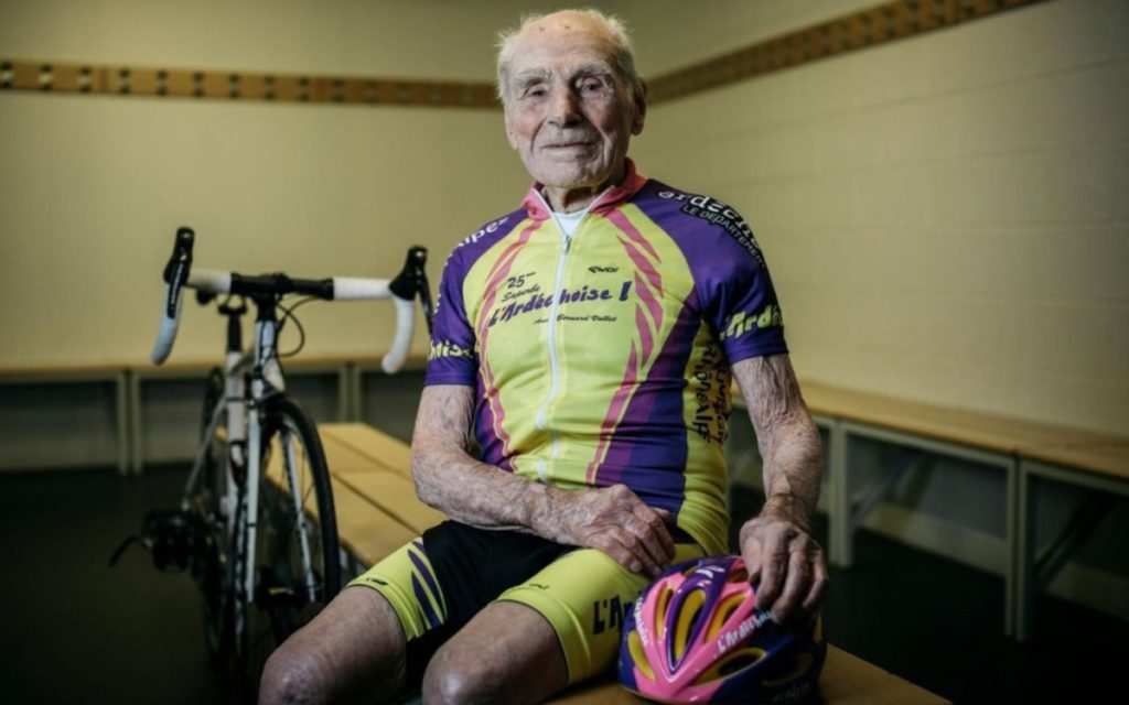 Foto de Twitter del ciclista de 105 años