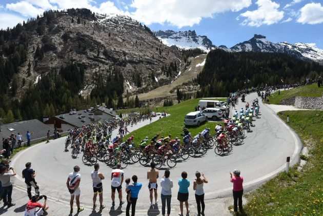 Preciosa imagen de la disputa del Giro de Italia