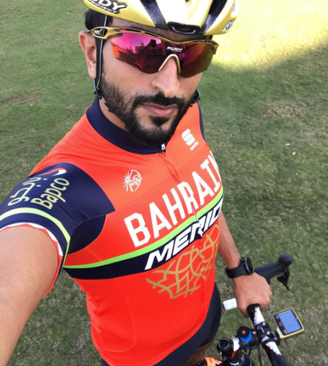 No es ciclista. Es el Príncipe Nasser, capo de Bahrain y del equipo. Dará que hablar en 2017?