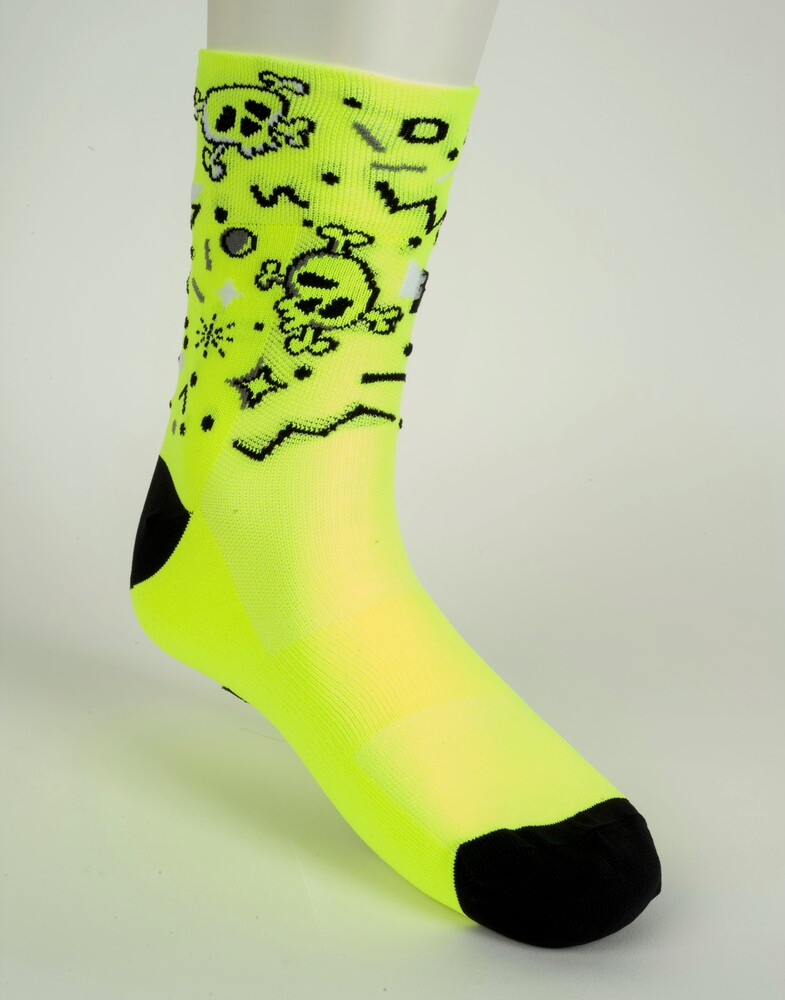 calcetín de calaveras amarillo de ciclismo